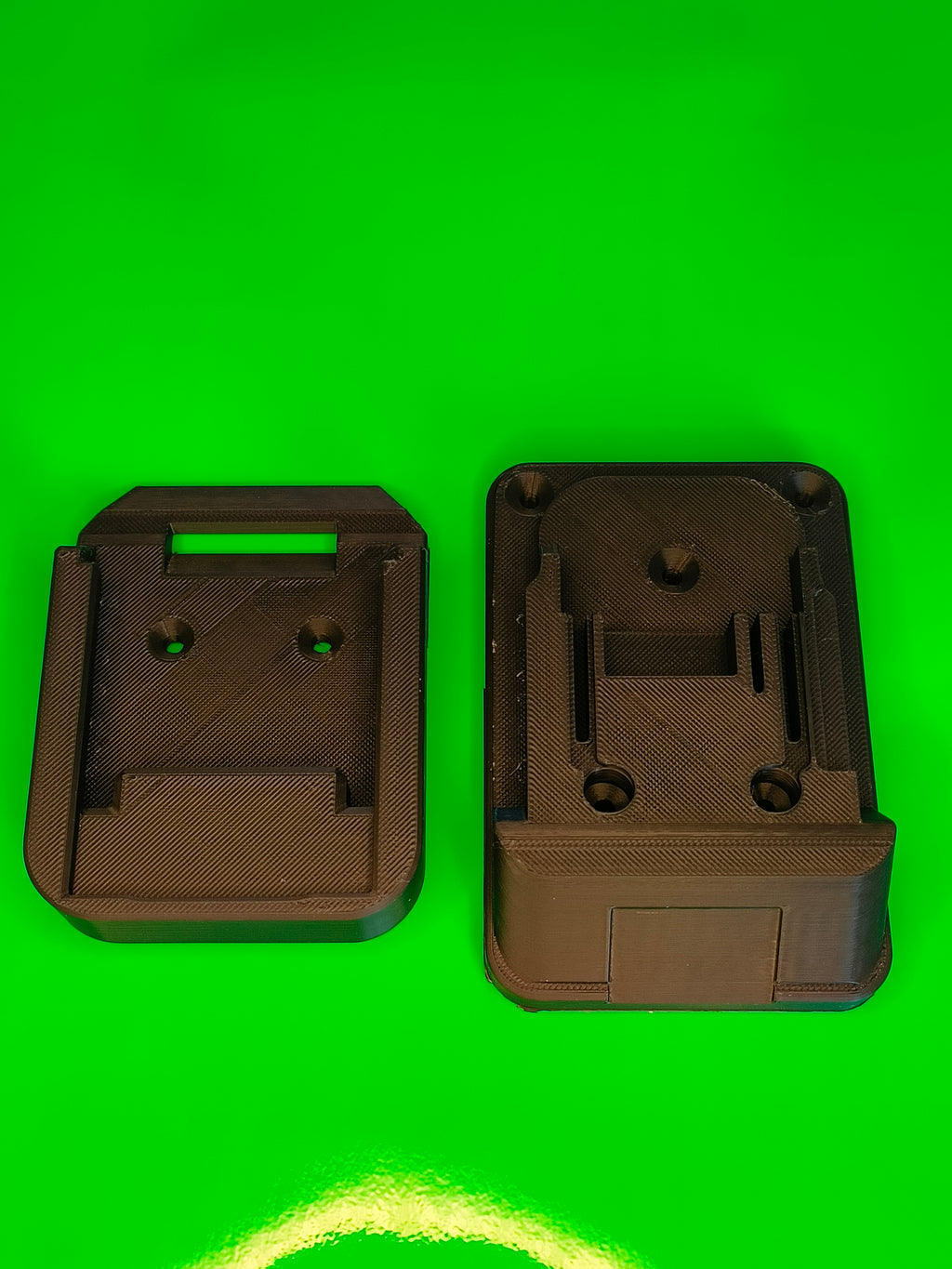 Makita battery and tool holder x2 tool x2 battery