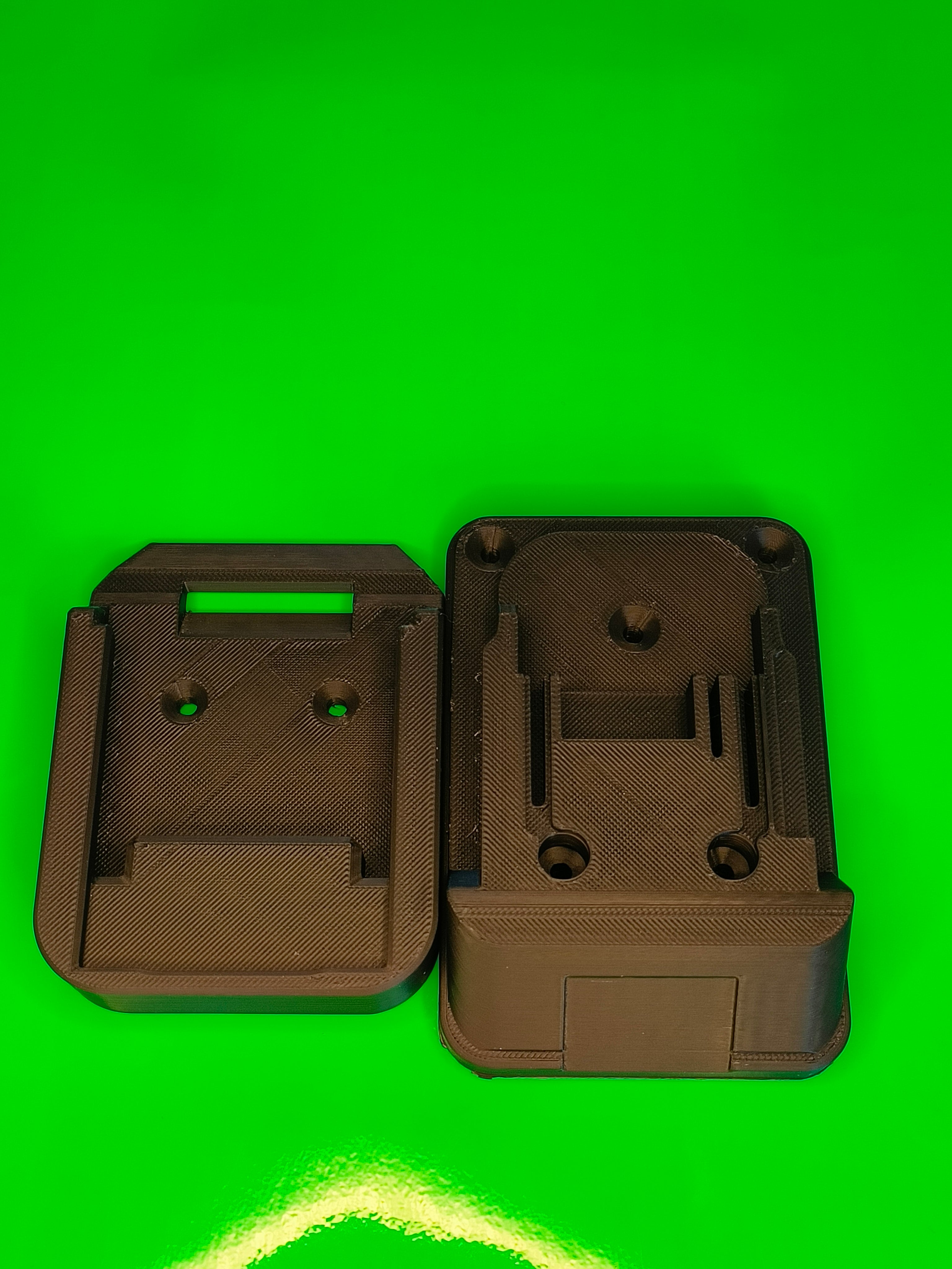 Makita battery and tool holder x2 tool x2 battery