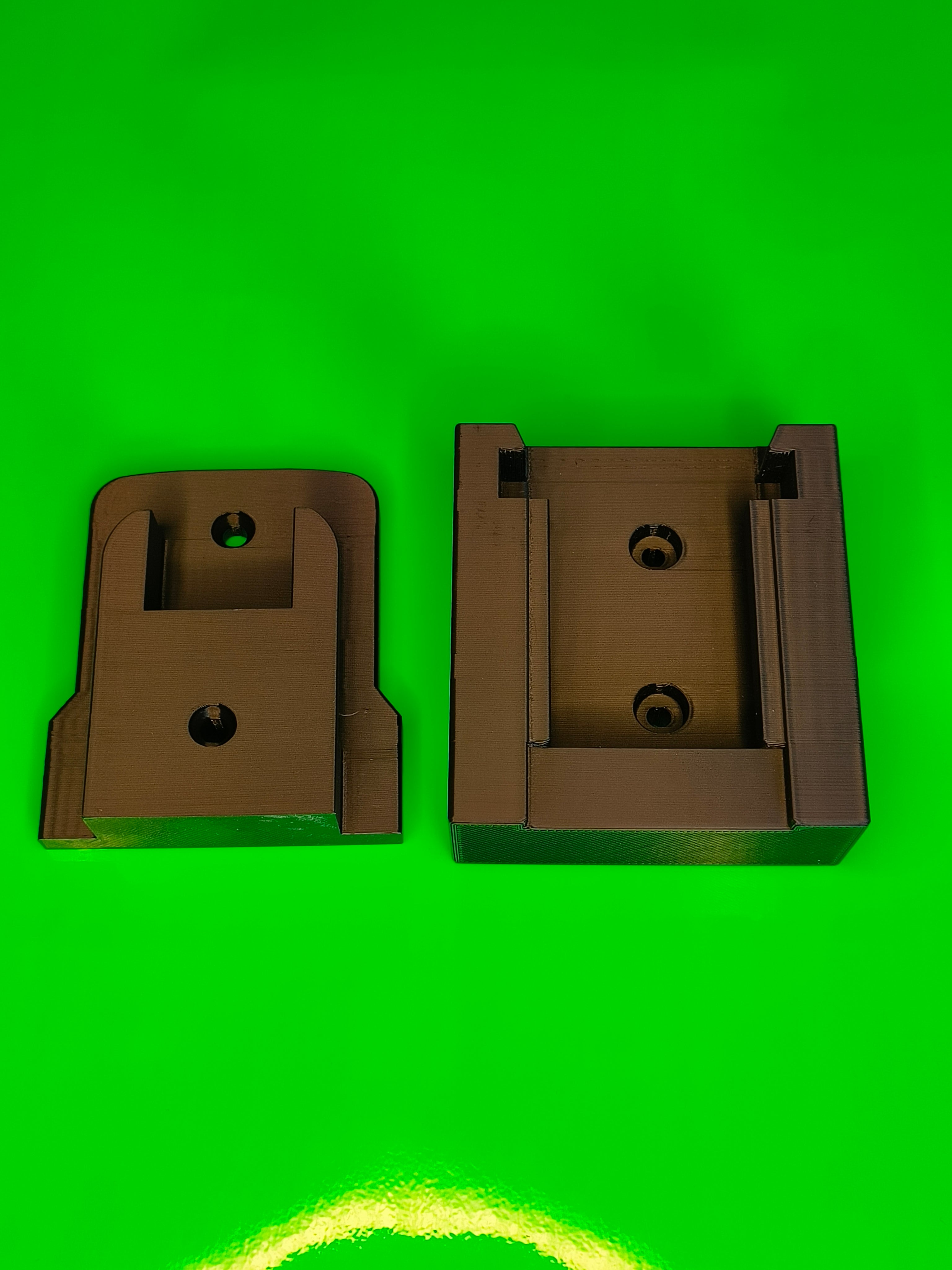 Milwalkee battery and tool holder 2x tool 2x battery