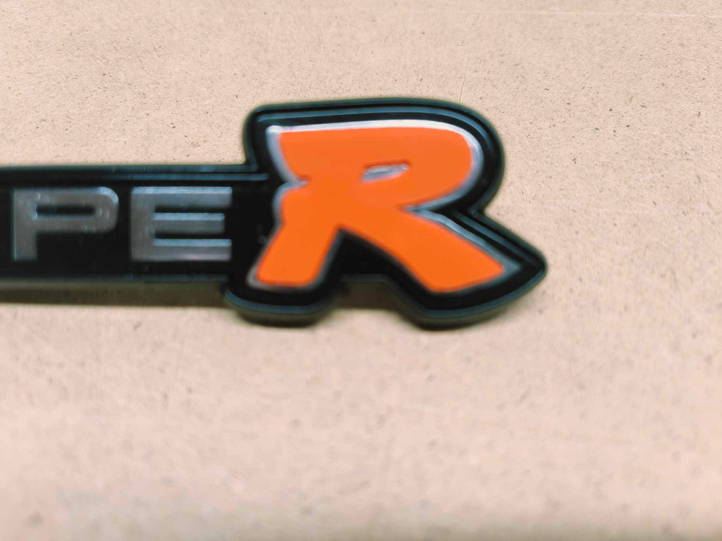 cache-badge type R x2 pour rafraîchir le rouge défraîchi