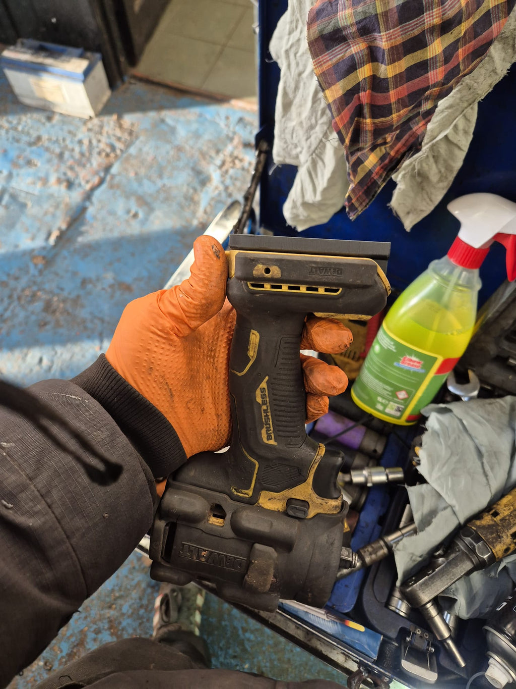 DeWalt Akku- und Werkzeughalterungsset 2x Akku 2x Werkzeug