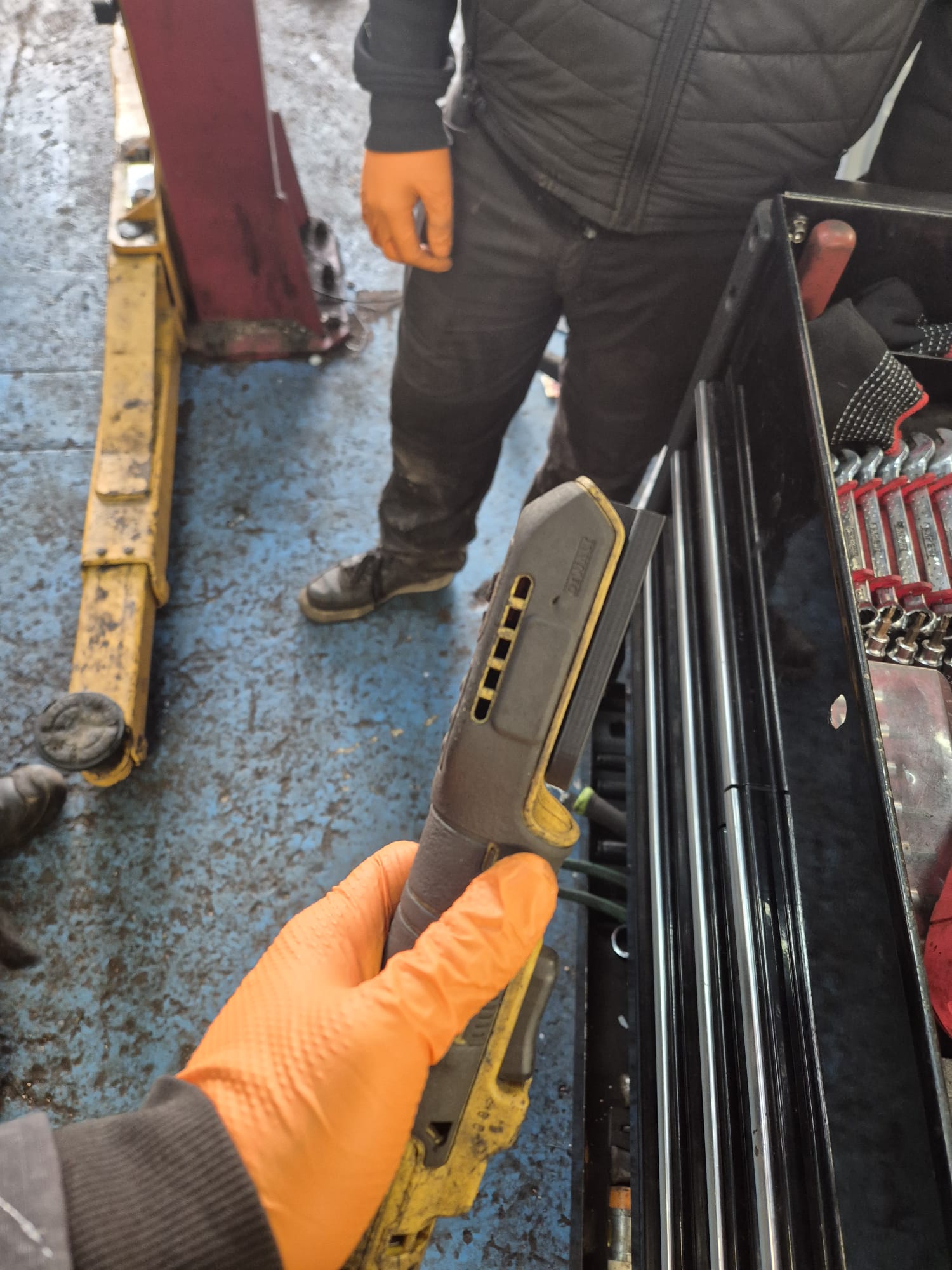 DeWalt Akku- und Werkzeughalterungsset 2x Akku 2x Werkzeug
