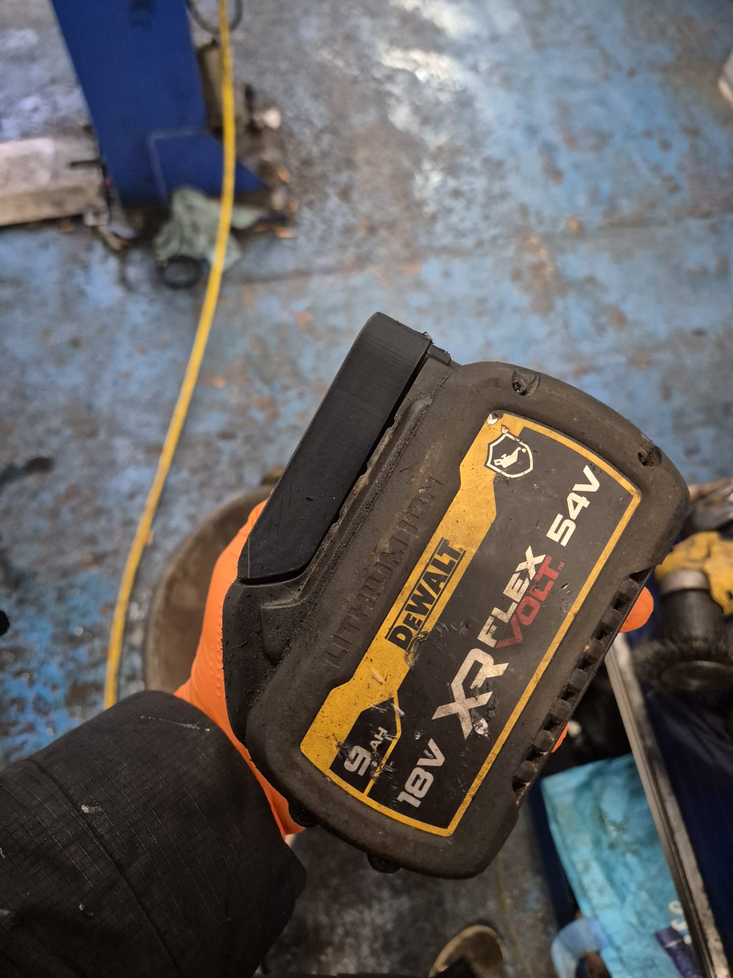 Dewalt 54v tool and battery holder (big guns) x2 tool x2 battery